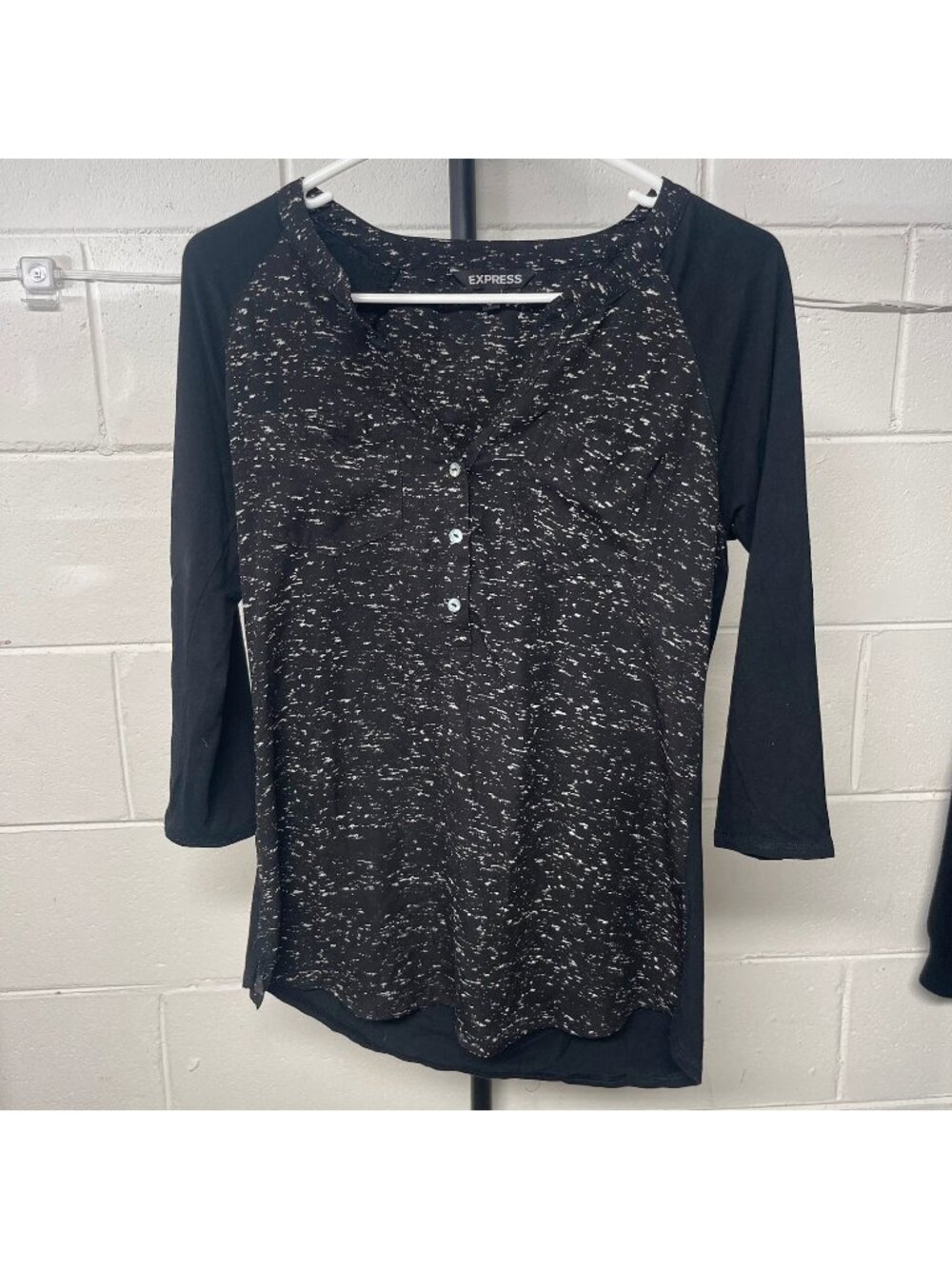 Women's Express Black Printed Mixed Media Henley Top 3/4 Sleeve Size Small